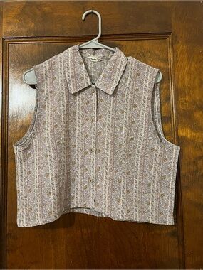 Vintage Cropped Sleeveless Button Down